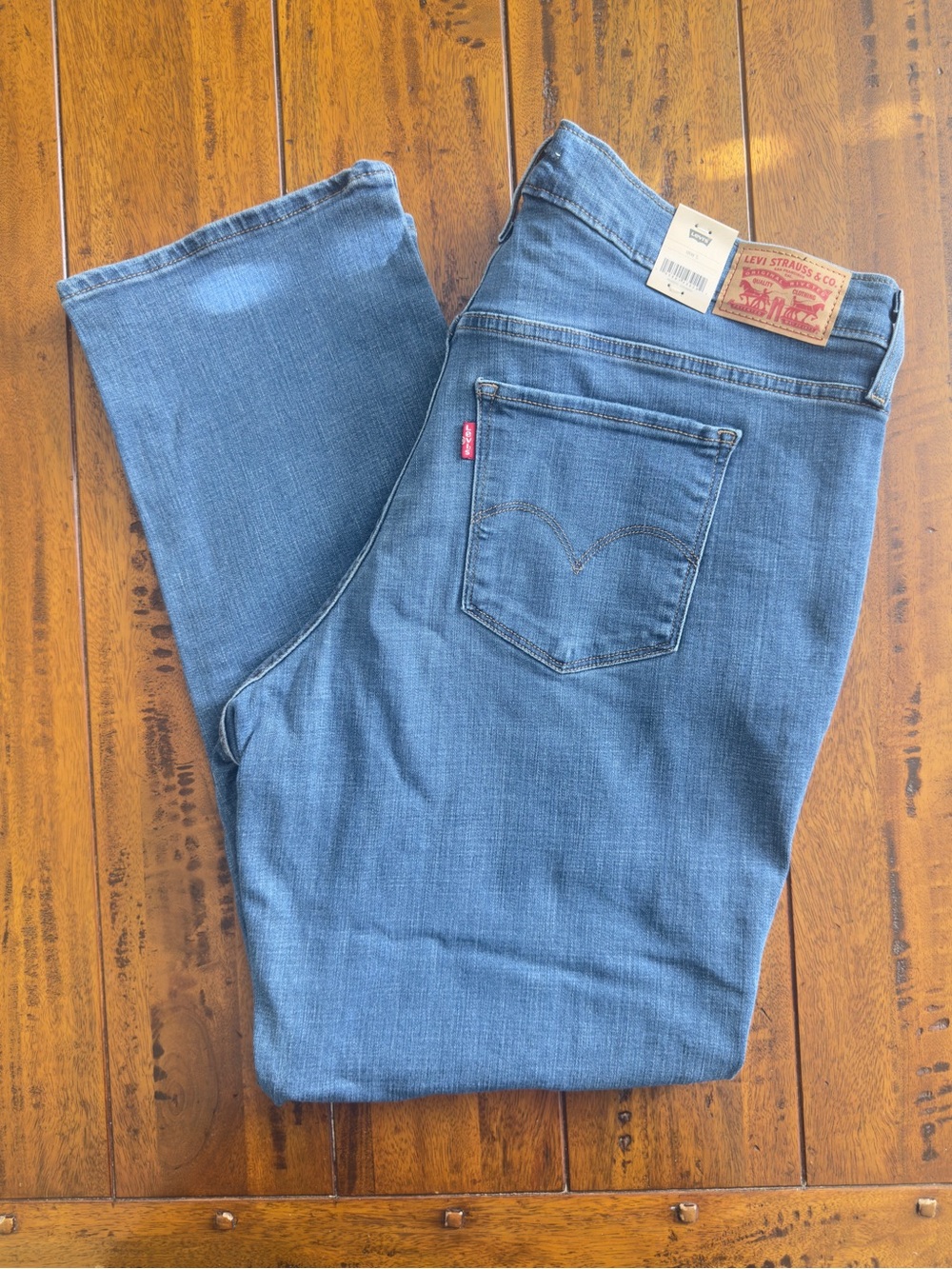 NWT Levi's 314 Shaping Straight Stellar Stretch Jeans Medium Wash Size 28W Short
